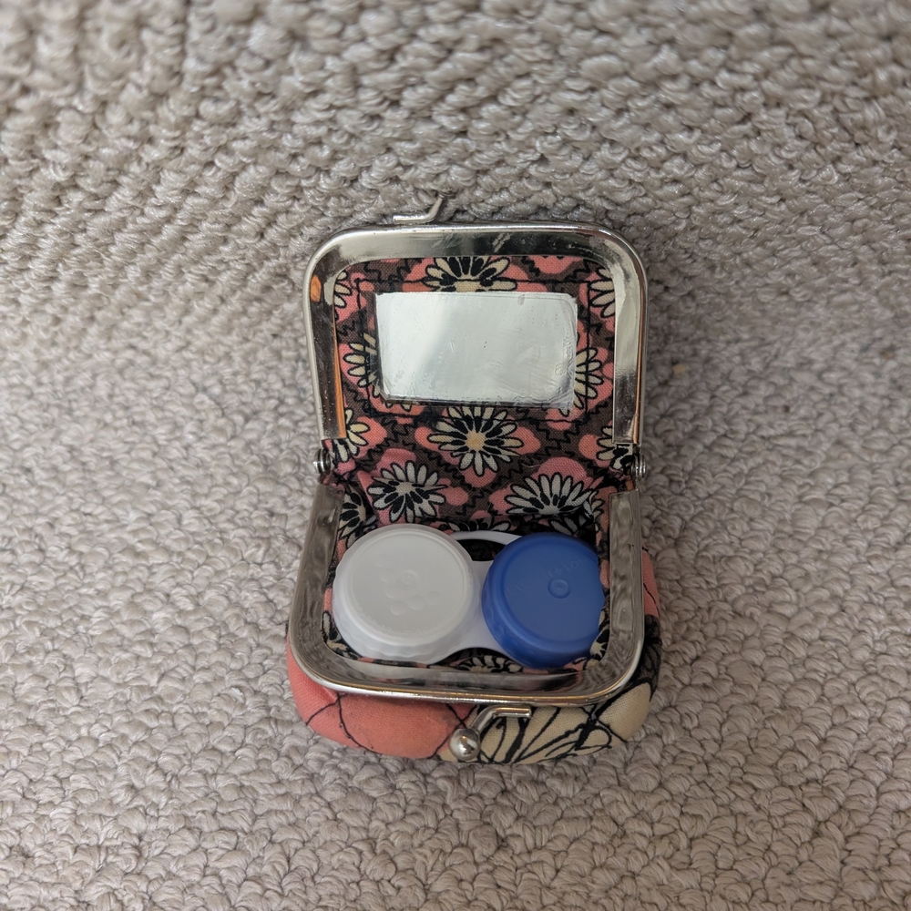 Vera Bradley Mocha Rouge Contact Case - Picture 4 of 4